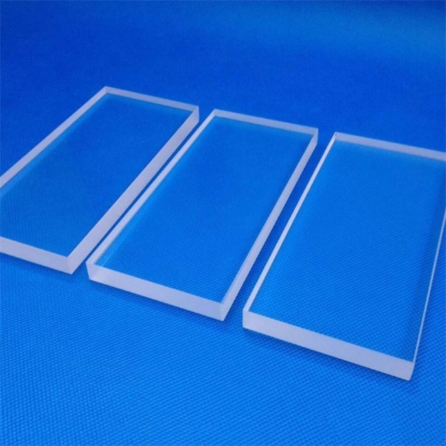 Какова устойчивость кварцевого стекла к высоким температурам