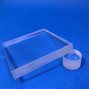 Transparente Glasplatte aus Quarzglas mit hoher Lichtdurchl&auml;ssigkeit