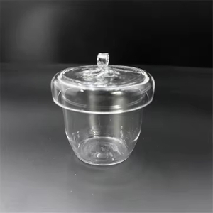 Универсальный тигель из матового кварцевого стекла диаметром 1–600 мм.