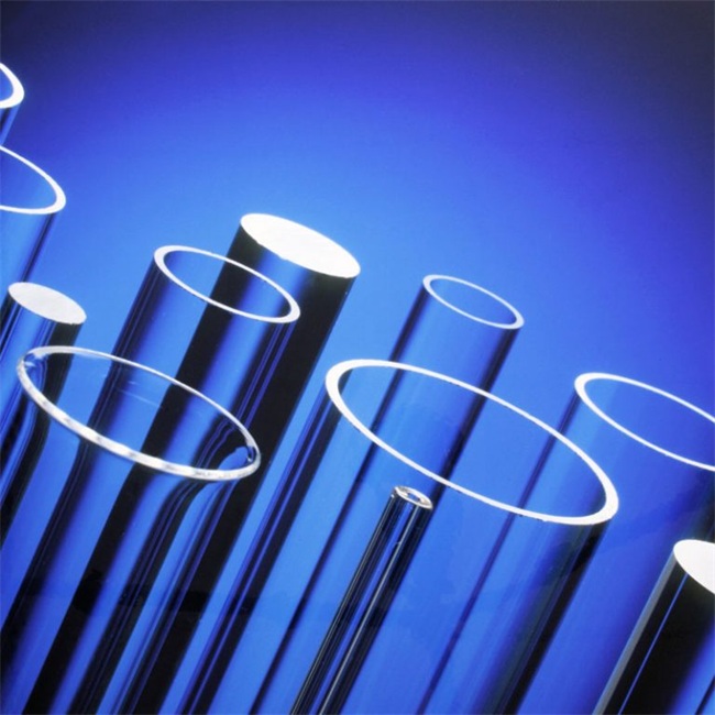 Каковы конкретные применения кварцевых трубок в аэрокосмической области?