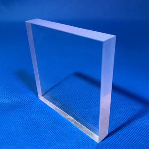 Quadratische UV-Quarzglasplatte mit hoher Lichtdurchl&auml;ssigkeit