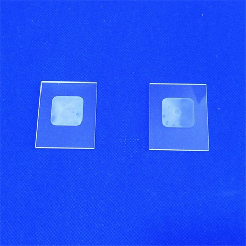 Plaque de verre de quartz personnalis&eacute;e pour microscope