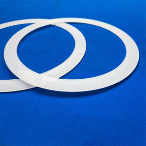 Кольцо с полупрозрачным матовым кварцем