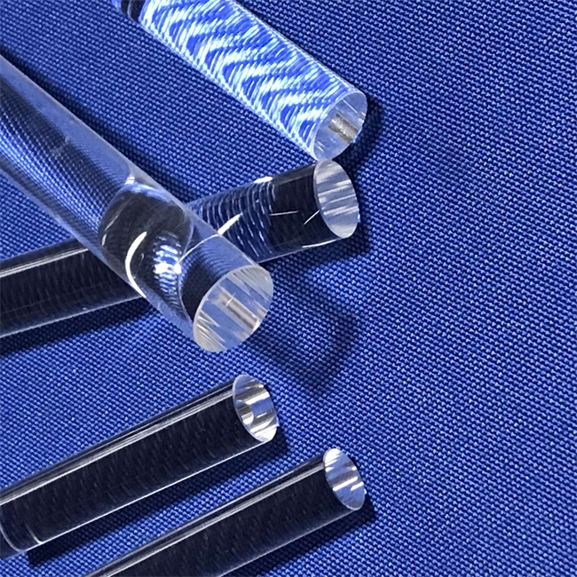 Una fabbrica in grado di intraprendere la produzione personalizzata di aste di quarzo