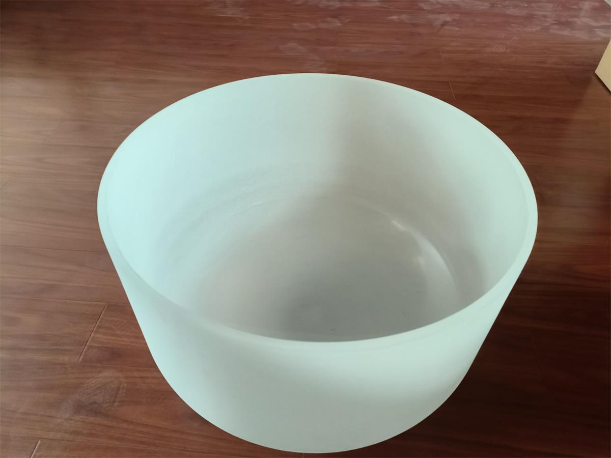 Die Verwendung und Aufmerksamkeit von Quarztiegeln