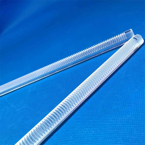 Optischer Quarzglasstab mit langer Spiralrille